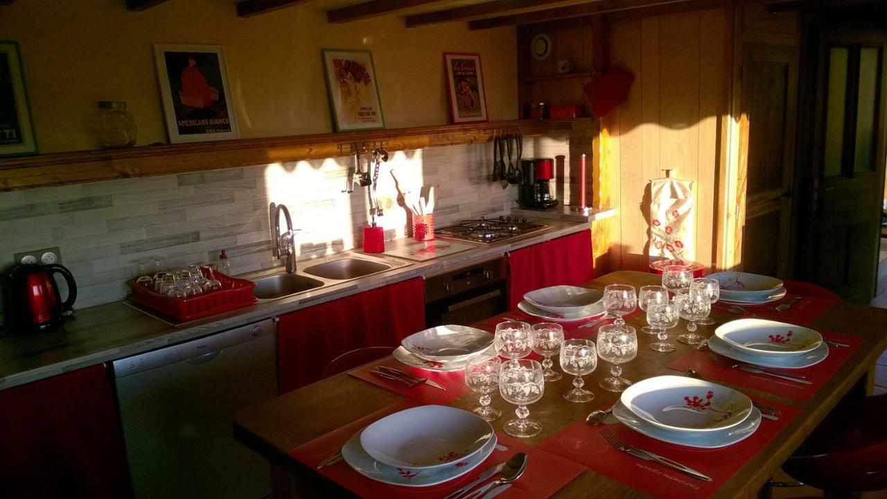 Gîte  Orée des bois Vertolaye Extérieur photo